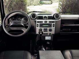 Land Rover Defender 110. Салон