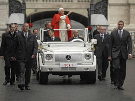 Mercedes G  Бенедикта XVI. Источник - caradvice.com.au