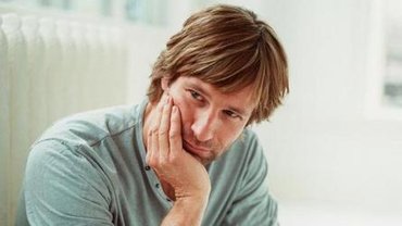 Аарон Экхарт