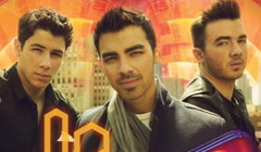 Jonas Brothers. Фото с офстранички группы в facebook.com