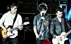 Jonas Brothers © KM.RU, Наталья Ступникова Jonas Brothers © KM.RU, Наталья Ступникова