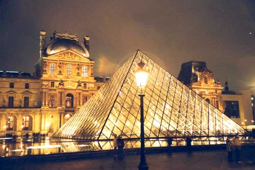 Лувр. Фото с сайта parismuseum.ru