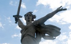Cкульптура Родины-матери на Мамаевом кургане. Фото с сайта interesnotyt.ru Cкульптура Родины-матери на Мамаевом кургане. Фото с сайта interesnotyt.ru