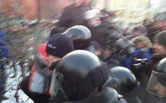Задержания на Лубянке. Фото из Твиттера @toniasamsonova Задержания на Лубянке. Фото из Твиттера @toniasamsonova