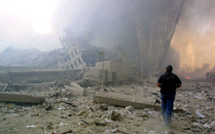 Развалины Всемирного торгового центра после терракта 9/11 Развалины Всемирного торгового центра после терракта 9/11