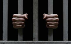 Государство нас обезоружило и карает за самозащиту от бандитов Государство нас обезоружило и карает за самозащиту от бандитов