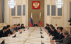 Россия получила правительство, ответственное перед кланами, а не перед народом Россия получила правительство, ответственное перед кланами, а не перед народом