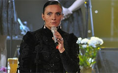 Елена Ваенга. Фото с сайта vaenga.ru Елена Ваенга. Фото с сайта vaenga.ru