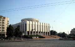 «Украинский дом». Фото с сайта wikipedia.org «Украинский дом». Фото с сайта wikipedia.org