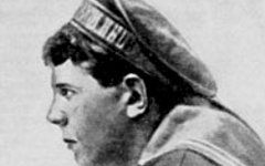 Матрос Железняк. Фото с сайта wikipedia.org Матрос Железняк. Фото с сайта wikipedia.org