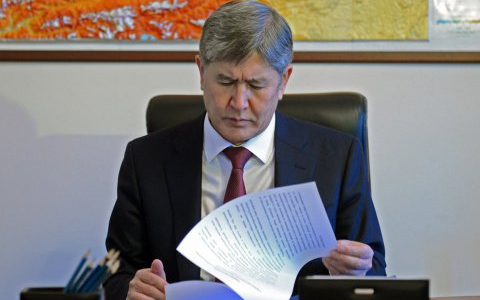 Алмазбек Атамбаев. Фото с сайта president.kg Алмазбек Атамбаев. Фото с сайта president.kg