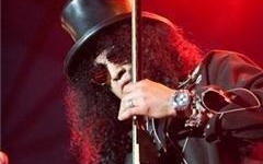 Slash. Фото с офстраницы Слэша в Facebook