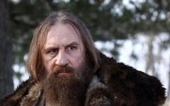 Жерар Депардье. Кадр из фильма «Распутин»