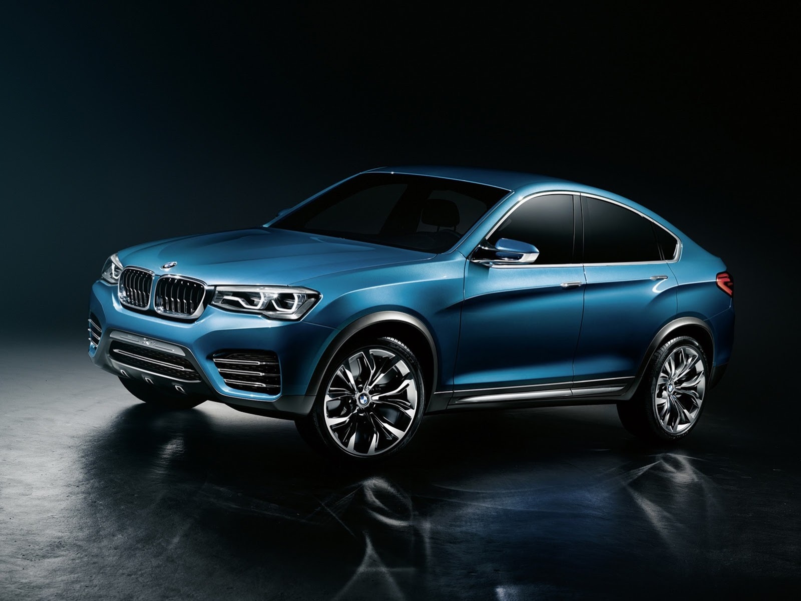BMW X4 Фото компании BMW
