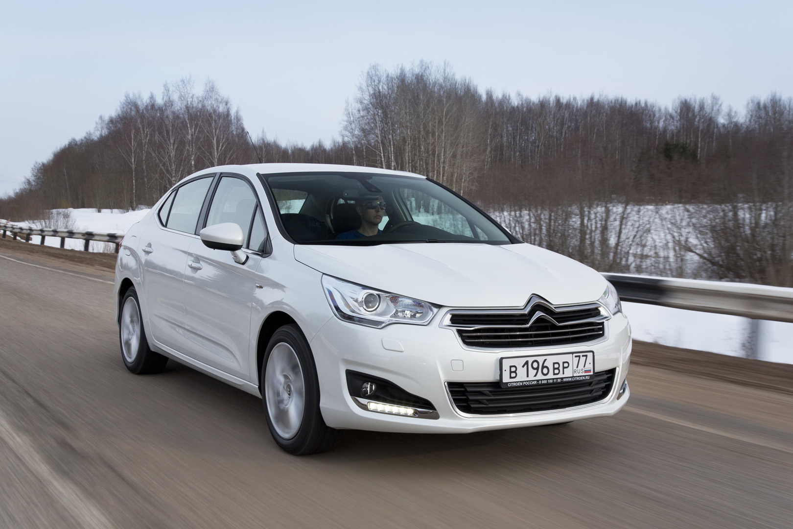Citroen C4 седан. Фото Citroen