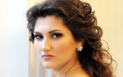 Динара Алиева. Фото с сайта dinaraalieva.com