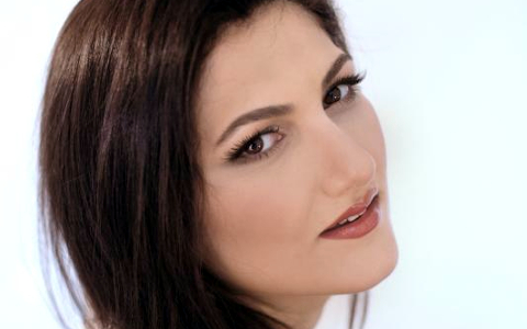Динара Алиева. Фото с сайта dinaraalieva.com