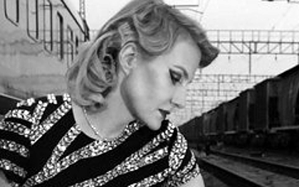 Кадр из фильма «Девушка с коробкой». Фото с сайта kinopoisk.ru Кадр из фильма «Девушка с коробкой». Фото с сайта kinopoisk.ru