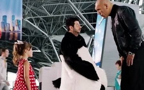 Кадр из фильма «Подарок с характером»