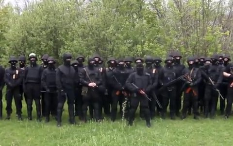 Боевики «Правого сектора». Стоп-кадр с видео в YouTube