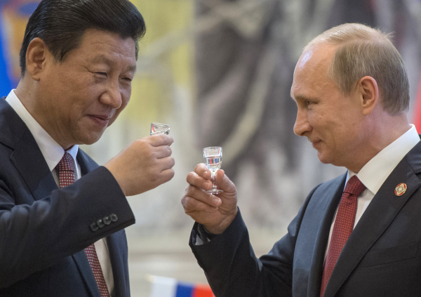 Президент России Владимир Путин и председатель Китайской народной республики Си Цзиньпин © РИА Новости, Сергей Гунеев