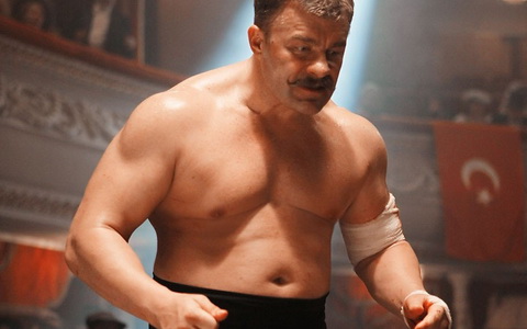 Кадр из фильма «Поддубный»