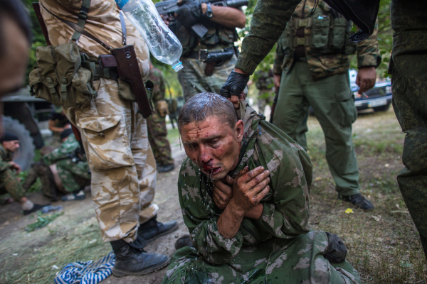 Украинский десантник, взятый в плен в ходе боя за город Шахтерск © РИА Новости, Андрей Стенин