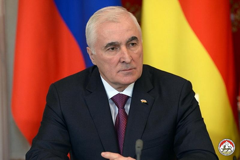 Президент Южной Осетии Леонид Тибилов. Фото с сайта presidentruo.org