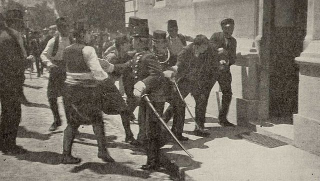 Арест Гаврило Принципа. Фото с сайта wikipedia.org