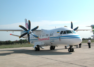 Самолет Ан-140-100. Фото с сайта ksamc.com