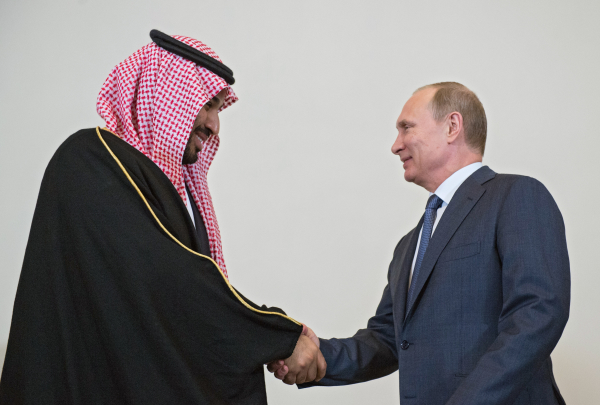 Президент России Владимир Путин и преемник Наследного принца, министр обороны Саудовской Аравии Мухаммед Бен Сальман © РИА Новости, Сергей Гунеев