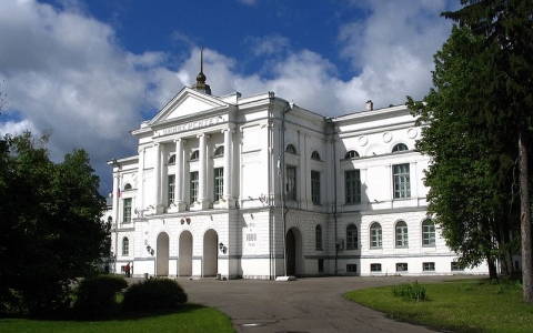 Главный корпус ТГУ. Фото Максим Вотяков с сайта wikimedia.org Главный корпус ТГУ. Фото Максим Вотяков с сайта wikimedia.org