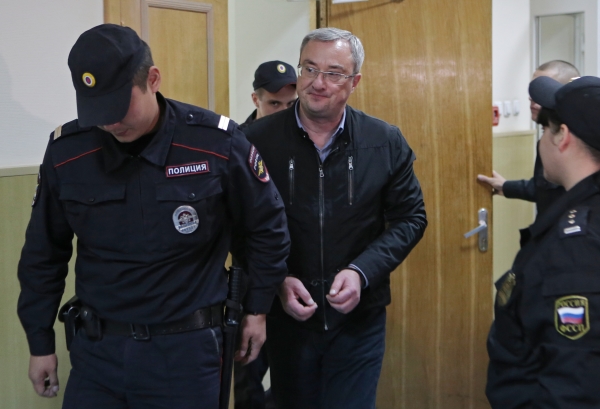 Глава Республики Коми Вячеслав Гайзер (в центре) в Басманном суде города Москвы © РИА Новости, Виталий Белоусов