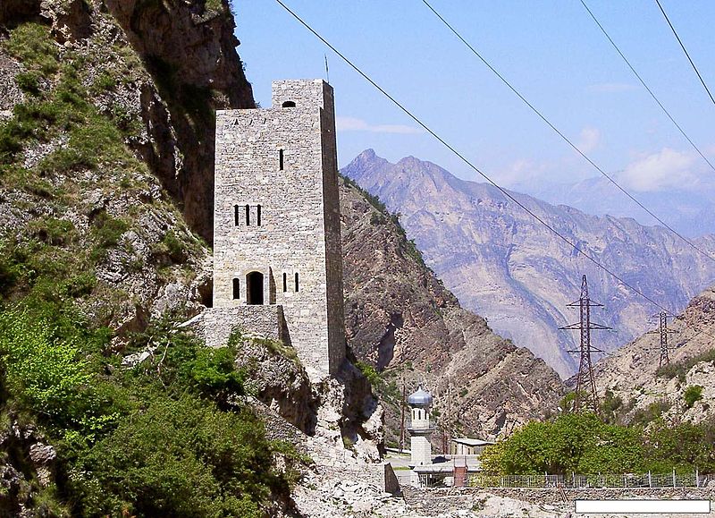 Гимринская башня, при штурме которой погиб Кази-мулла. Фото с сайта wikipedia.org