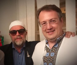 Борис Гребенщиков и Антон Геращенко. Фото с сайта stoletie.ru Борис Гребенщиков и Антон Геращенко. Фото с сайта stoletie.ru