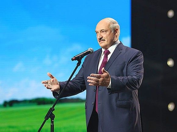 Фото с сайта president.gov.by «Всенародный одобрямс» для Лукашенко