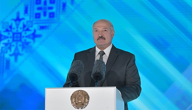 Лукашенко на «Славянском базаре»: «Смотрите вперед — и тогда не будете болеть»