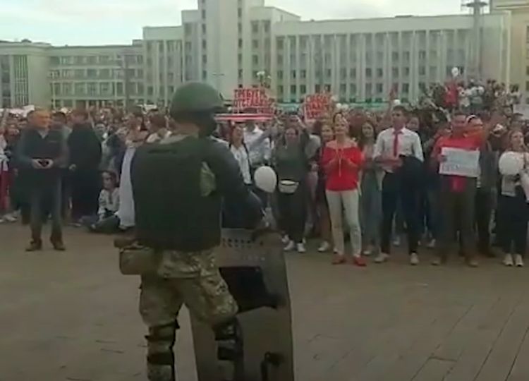 Стоп-кадр из видео в YouTube