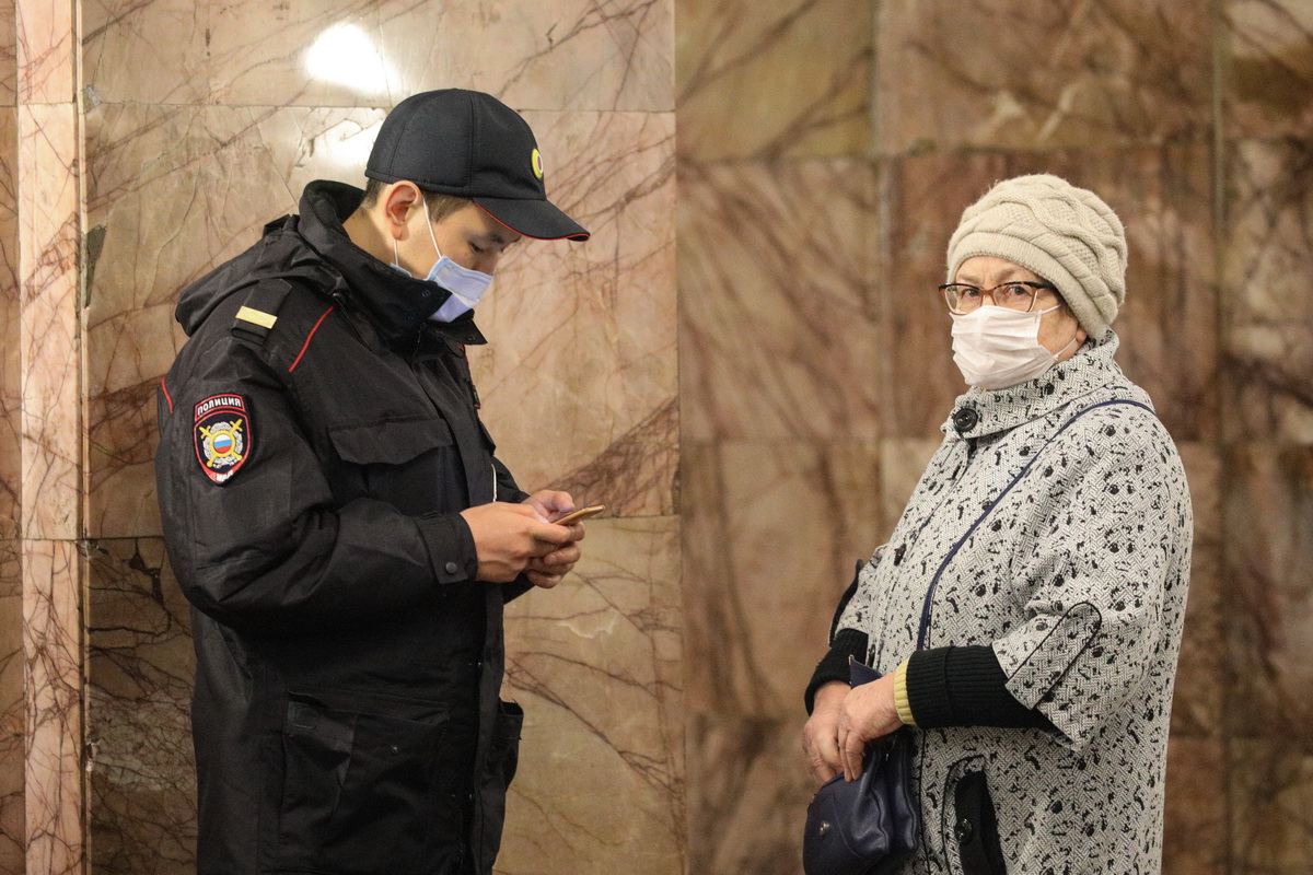 © KM.RU, Кирилл Дуболев Коронавирус в метро