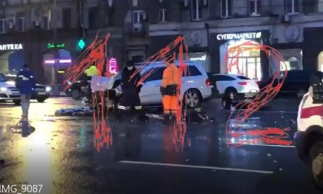 Стоп-кадр с видео аварии Подписчики популярных автоблогеров дождались крови