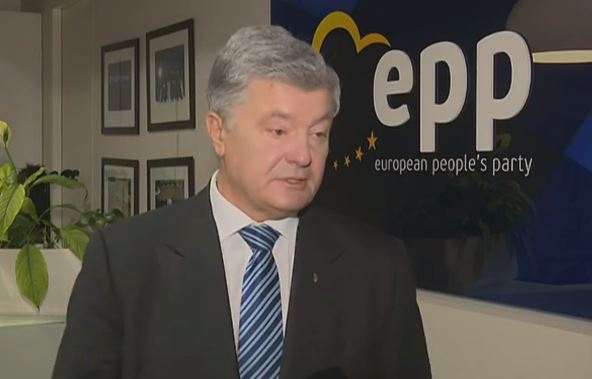 Стоп-кадр из видео на странице Петра Порошенко в Facebook
