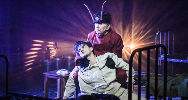 Фото с сайта neglinka29 Театральная премьера «Отщепенцы»: по уставу плакать не положено!