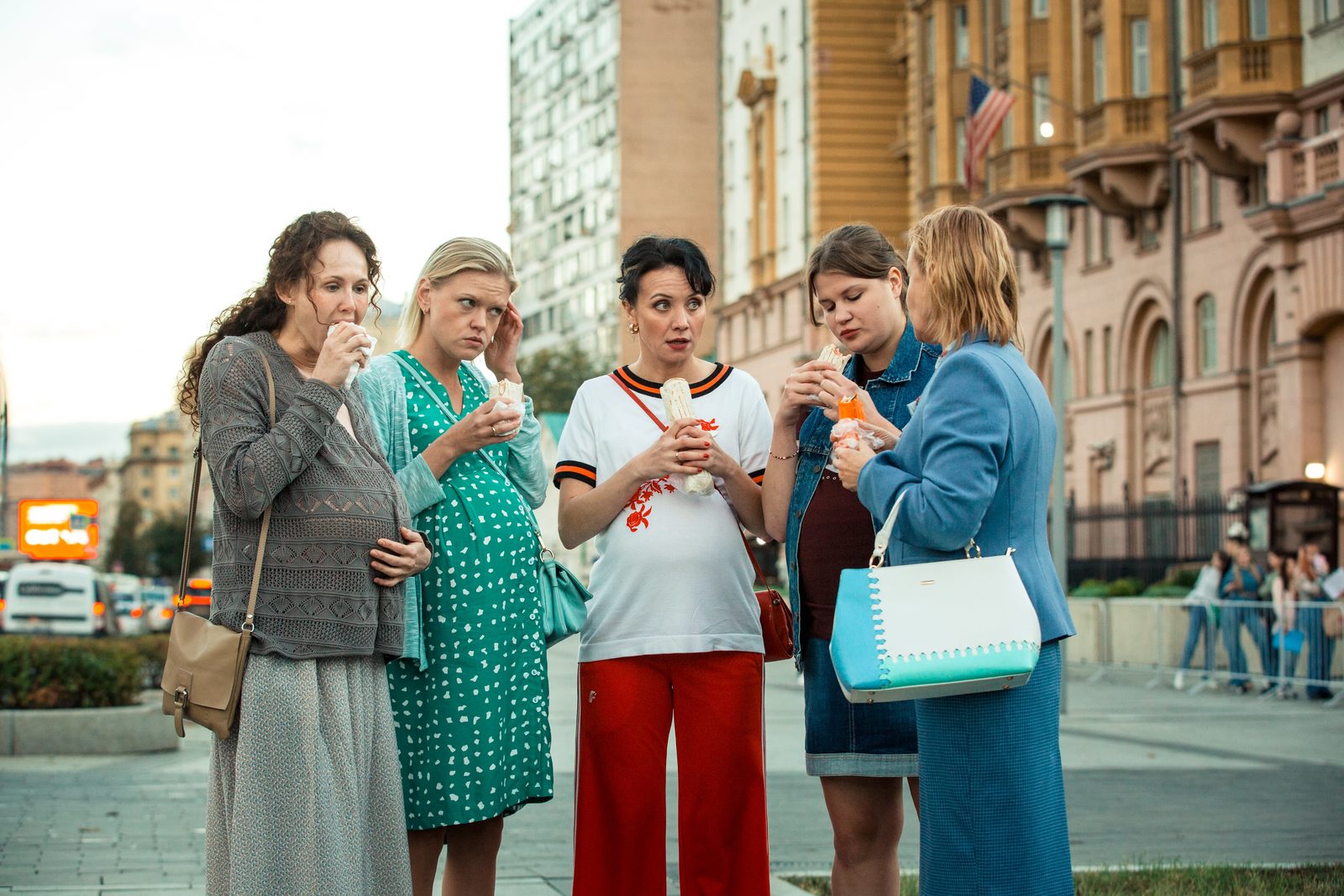 Кинопремьера «Бэби-тур»: люди ночами делают новых солдат