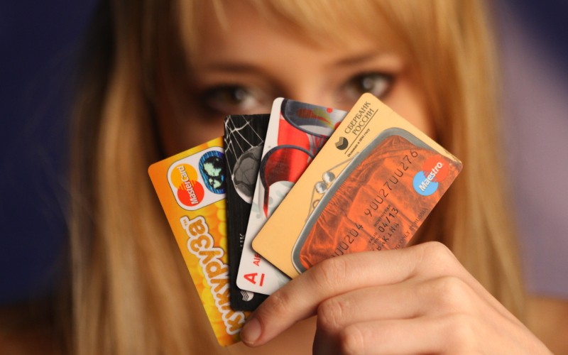 Банковские карты © KM.RU, Илья Шабардин