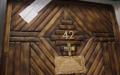 Дверь квартиры, в которой произошло убийство. Фото с сайта rusnovosti.ru Дверь квартиры, в которой произошло убийство. Фото с сайта rusnovosti.ru