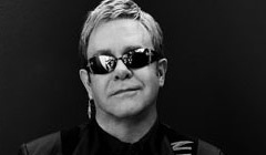 Элтон Джон. Фото с сайта eltonjohn.com Элтон Джон. Фото с сайта eltonjohn.com