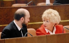 Людмила Нарусова. Фото с сайта l-narusova.ru Людмила Нарусова. Фото с сайта l-narusova.ru