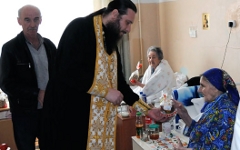 Священник в больнице. Фото с сайта pravsemia.ru Священник в больнице. Фото с сайта pravsemia.ru