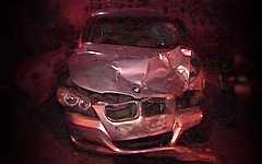 Разбитый BMW. Фото с сайта newsbullet.in Разбитый BMW. Фото с сайта newsbullet.in