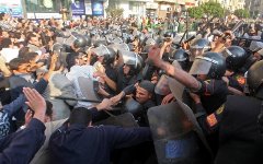 Демонстрация в Египте. Фото с сайта newmediatravel.com Демонстрация в Египте. Фото с сайта newmediatravel.com